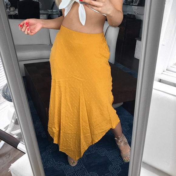 🆕 MUSTARD YELLOW ASYMMETRICAL MAXI SKIRT! - Picture 4 of 7